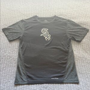Majestic Chicago White Sox Short Sleeve Performance Tee in Gray/Black
